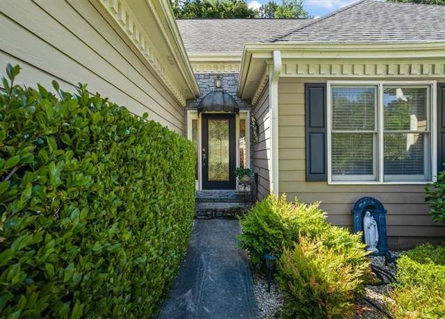 Property at 2191 Flowering Dr, Grayson, GA 30017, 3 beds, 2 baths