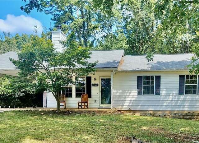 Property at 3288 Shuler Rd, Gainesville, GA 30506, 3 beds, 2 baths