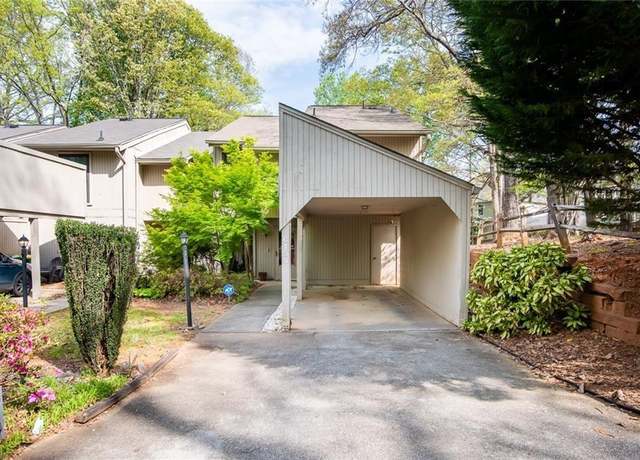 Property at 6155 Willow Run Rd, Peachtree Corners, GA 30092, 3 beds, 2.5 baths