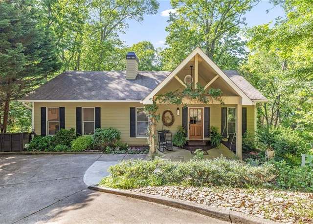 Property at 765 Circle Dr, Gainesville, GA 30501, 3 beds, 2.5 baths