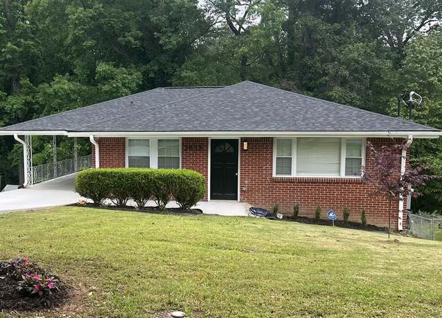 Property at 2833 Oldknow Dr NW, Atlanta, GA 30318, 5 beds, 3 baths