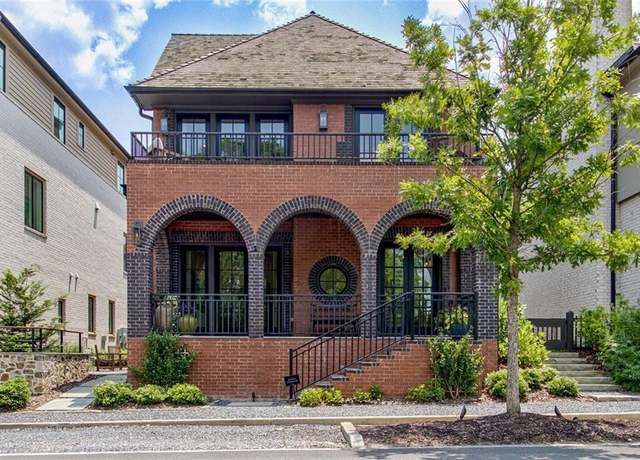 Property at 210 4th St, Fayetteville, GA 30214, 5 beds, 4.5 baths