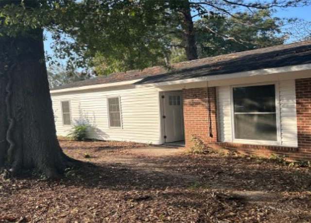 Property at 2991 Deeb Dr, Macon, GA 31206, 3 beds, 1.5 baths