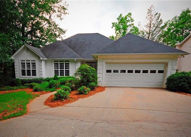 Property at 10121 Lakeview Pkwy, Villa Rica, GA 30180, 4 beds, 2.5 baths