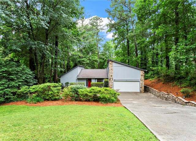 Property at 895 Fawn Way, Marietta, GA 30068, 4 beds, 3 baths