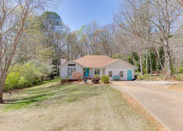 Property at 4434 Hidden Oaks Dr, Flowery Branch, GA 30542, 4 beds, 2 baths