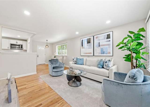 Property at 817 N Evelyn NW, Atlanta, GA 30318, 3 beds, 1 bath