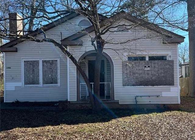 Property at 1406 Lakewood Ave SE, Atlanta, GA 30315, 5 beds, 2 baths