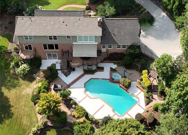 Property at 1005 The 16th Fairway, Atlanta, GA 30350, 5 beds, 5.5 baths