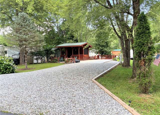 Property at 129 Fishtail Cir, Cleveland, GA 30528, 1 bed