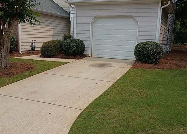 Property at 4521 Yellow Sash Ct, Oakwood, GA 30566, 3 beds, 2.5 baths