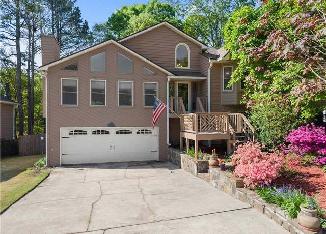 Property at 440 Hunt River Way, Suwanee, GA 30024, 4 beds, 3.5 baths
