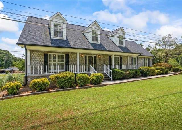 Property at 3906 Laurens Ln, Snellville, GA 30039, 4 beds, 2.5 baths