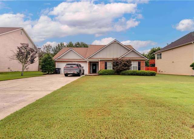 Property at 605 Riverside Dr NW, Calhoun, GA 30701, 3 beds, 2 baths
