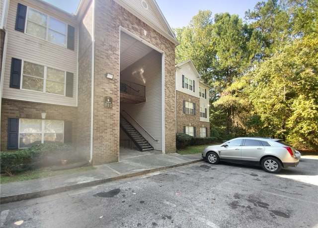 Property at 3217 Fairington Dr, Lithonia, GA 30038, 3 beds, 2 baths