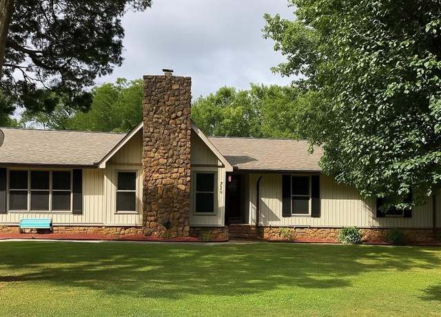 Property at 102 Sylvania Cir, Calhoun, GA 30701, 4 beds, 3 baths