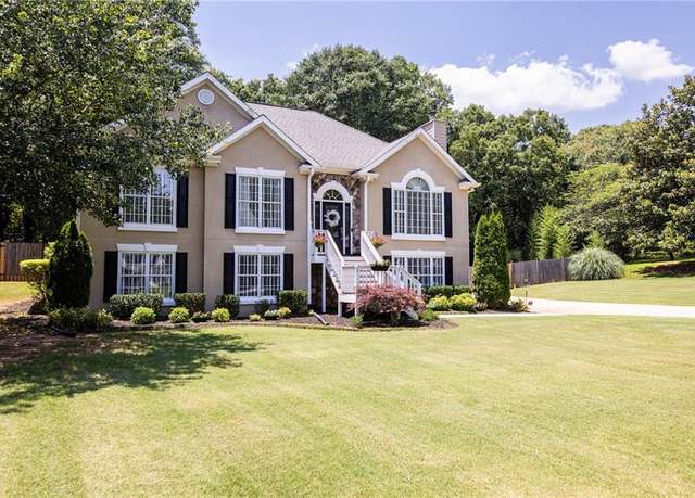 Property at 2515 Little John Ct, Cumming, GA 30040, 5 beds, 3 baths