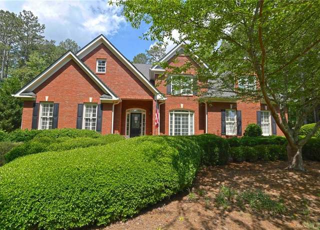 Property at 4810 Duncans Lake Dr, Buford, GA 30519, 4 beds, 3 baths