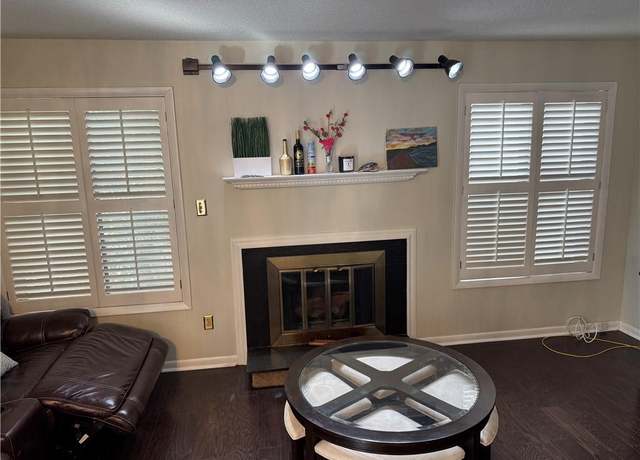 Property at 1110 Country Ct, Lawrenceville, GA 30044, 2 beds, 2.5 baths