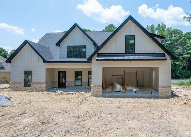 Property at 140 Cambridge Ct, Calhoun, GA 30701, 3 beds, 2.5 baths