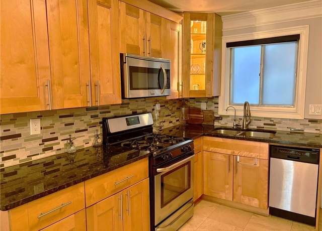 Property at 375 6th St NE #5, Atlanta, GA 30308, 2 beds, 1 bath