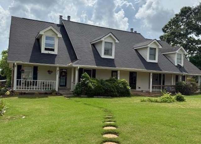 Property at 905 Park Pl NE, Conyers, GA 30012, 2 beds, 2.5 baths