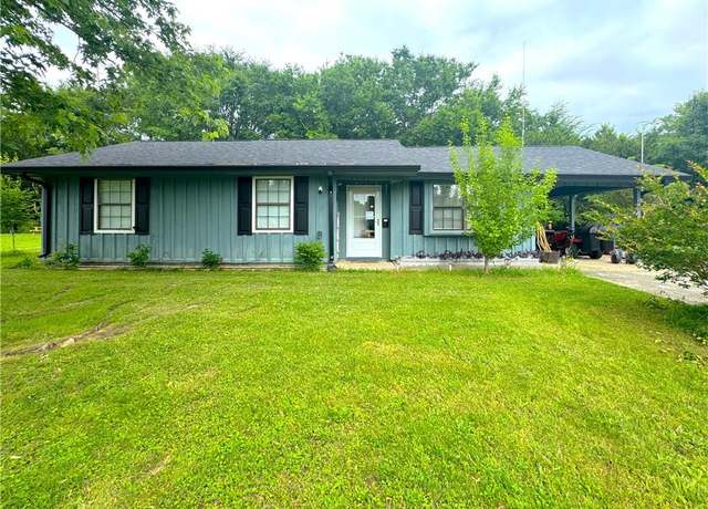 Property at 168 Lois St SE, Calhoun, GA 30701, 3 beds, 2 baths