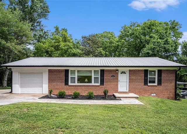 Property at 203 Burton Dr, Calhoun, GA 30701, 3 beds, 2 baths