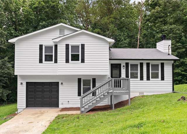 Property at 195 Beverly Park Ct, Newnan, GA 30263, 3 beds, 2 baths