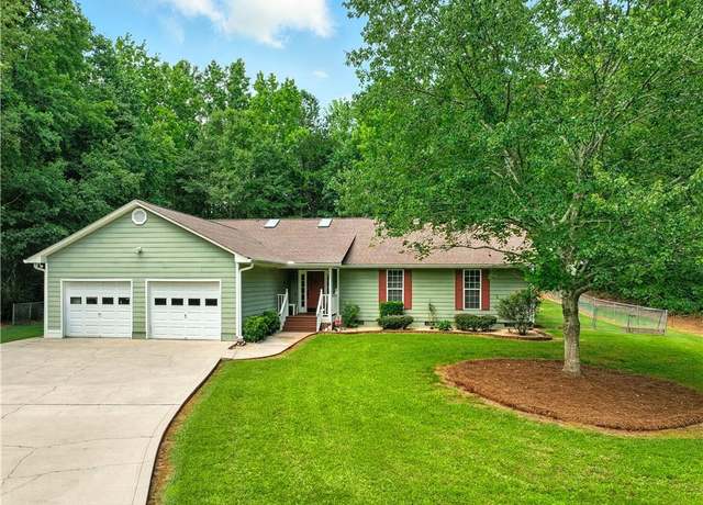 Property at 1920 Daves Creek Trl, Cumming, GA 30041, 3 beds, 3 baths