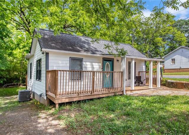 Property at 150 Spring St, Newnan, GA 30263, 1 bed, 1.5 baths