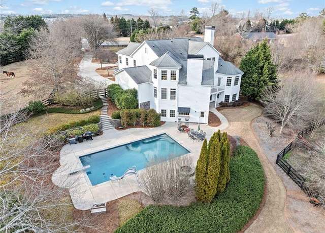 Property at 401 Nichols Dr, Suwanee, GA 30024, 6 beds, 5.5 baths
