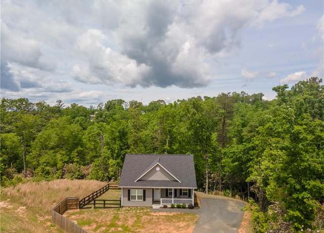 Property at 250 Silas Rd, Dahlonega, GA 30533, 3 beds, 2.5 baths