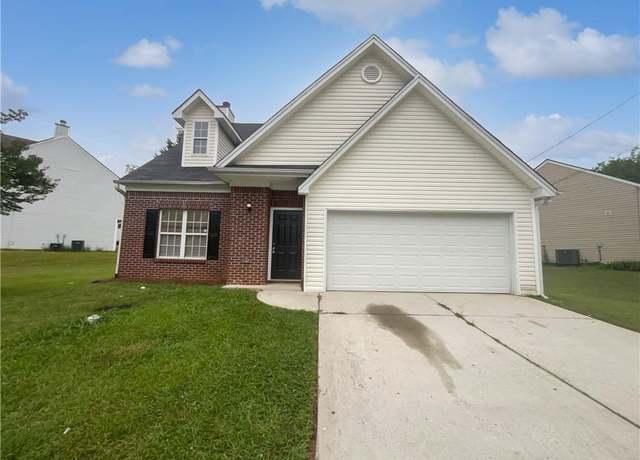 Property at 5480 Walnut Ln, Lithonia, GA 30038, 4 beds, 2.5 baths