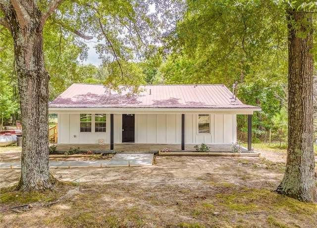 Property at 2122 Cunningham Rd, Rome, GA 30161, 3 beds, 2 baths