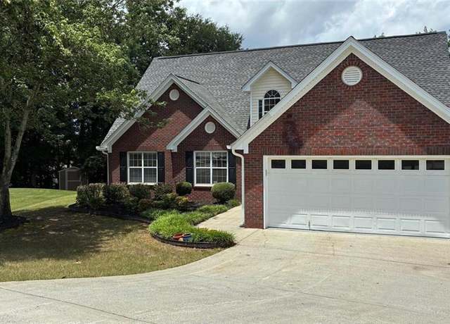 Property at 3066 Gem Creek Rd, Buford, GA 30519, 4 beds, 3 baths