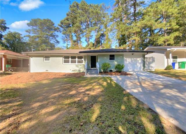 Property at 1879 Shamrock Dr, Decatur, GA 30032, 3 beds, 2.5 baths