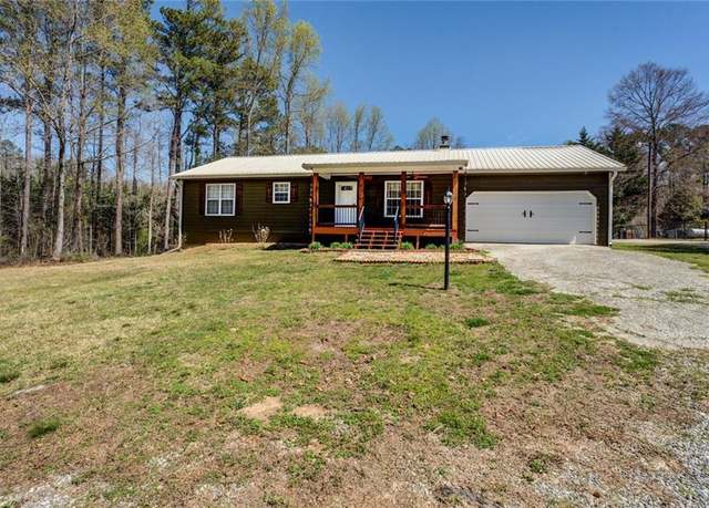 Property at 1240 H D Atha Rd, Monroe, GA 30655, 3 beds, 2 baths