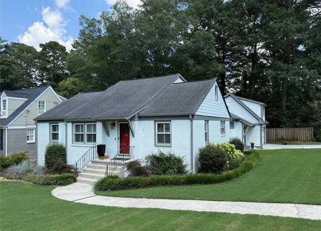Property at 102 Mockingbird Ln, Decatur, GA 30030, 4 beds, 2.5 baths