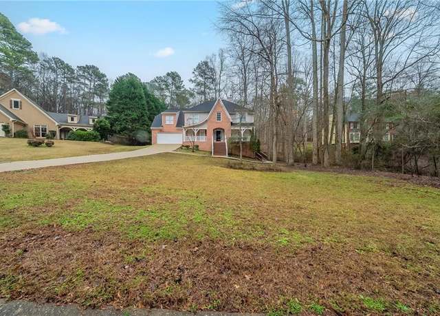 Property at 4570 Thicket Trl, Snellville, GA 30039, 4 beds, 2.5 baths