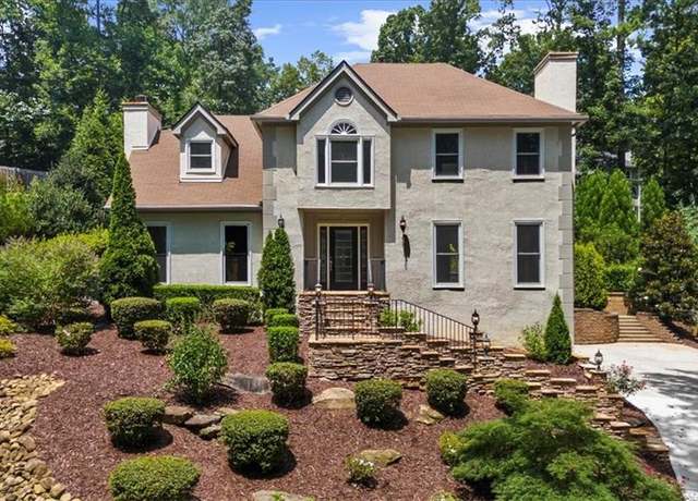 Property at 2482 N Forest Dr, Marietta, GA 30062, 4 beds, 2.5 baths