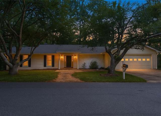 Property at 160 Boxelder Ln, Roswell, GA 30076, 4 beds, 2.5 baths