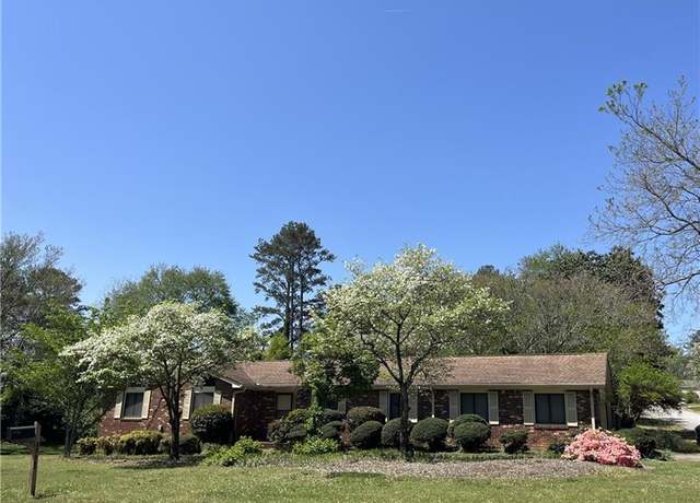 Property at 3557 Clubhouse Ln, Conyers, GA 30094, 3 beds, 2 baths