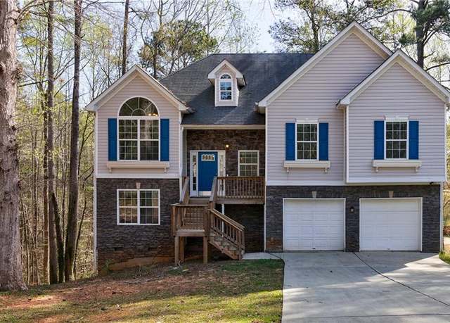 Property at 6490 Lake Esther Dr, Fairburn, GA 30213, 5 beds, 3 baths