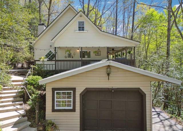 Property at 95 Holly Ln, Dahlonega, GA 30533, 3 beds, 2 baths
