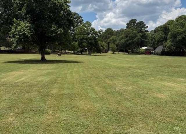 Property at 26 Indian Trl SE, Cartersville, GA 30120, 3 beds, 2.5 baths