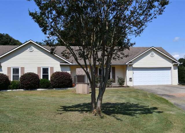 Property at 339 Cobblestone Rd, Auburn, GA 30011, 3 beds, 2 baths