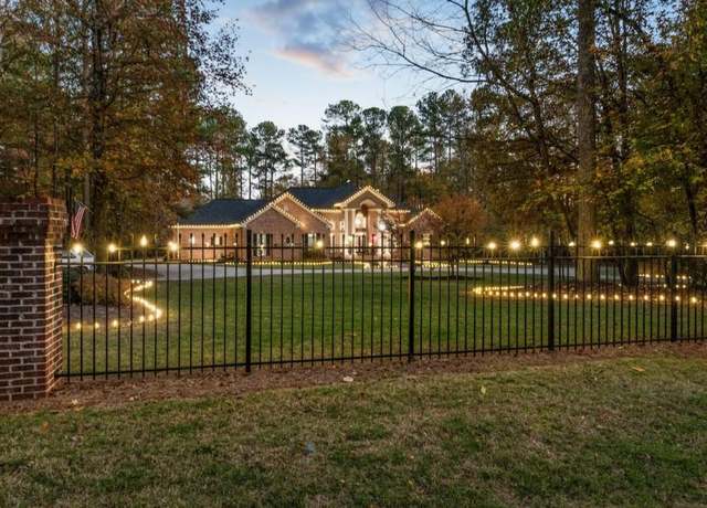 Property at 5211 Hadaway Rd NW, Kennesaw, GA 30152, 6 beds, 5.5 baths