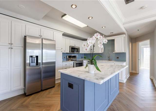 Property at 2161 Peachtree Rd NE #907, Atlanta, GA 30309, 2 beds, 2 baths