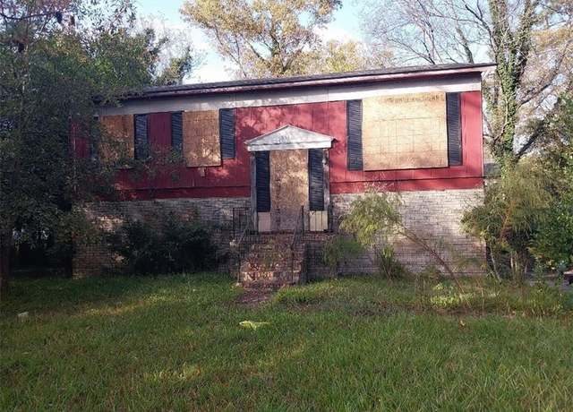Property at 3554 Windsor Cir, Macon, GA 31217, 5 beds, 2 baths